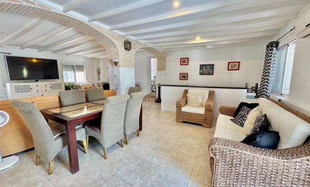Herverkoop - Villa -
Dolores - Comunidad valenciana