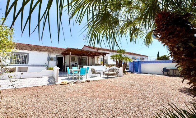Herverkoop - Villa -
Dolores - Comunidad valenciana