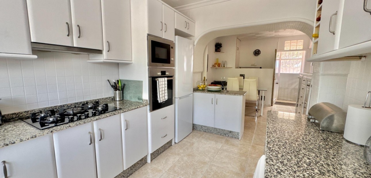 Herverkoop - Villa -
Dolores - Comunidad valenciana
