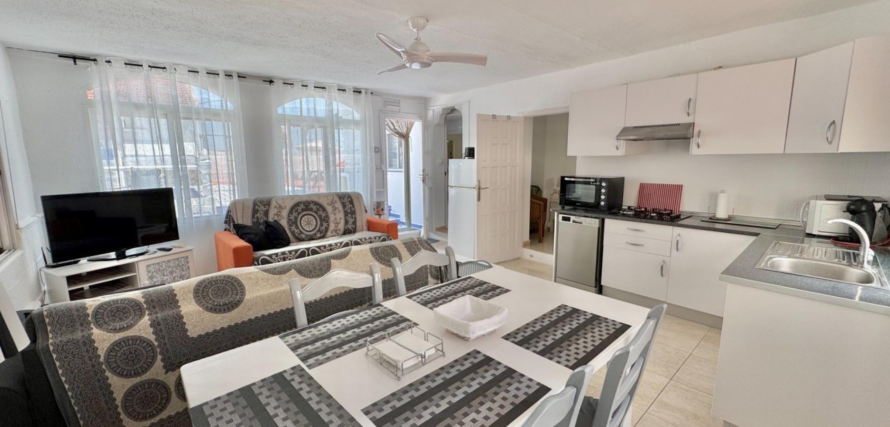 Herverkoop - Villa -
Dolores - Comunidad valenciana