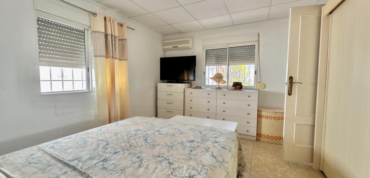 Herverkoop - Villa -
Dolores - Comunidad valenciana