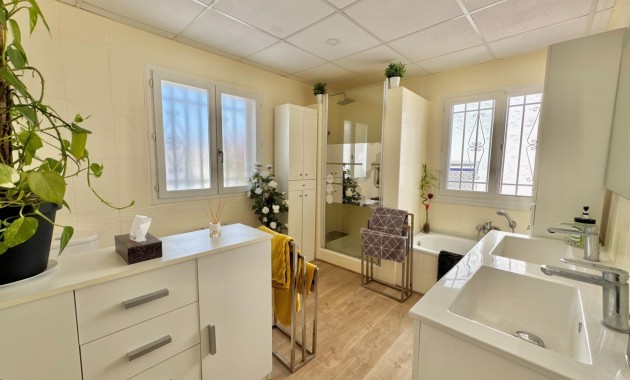 Herverkoop - Villa -
Dolores - Comunidad valenciana