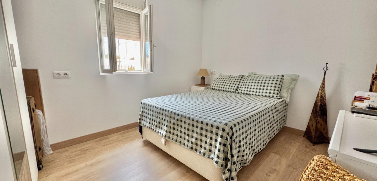 Herverkoop - Villa -
Dolores - Comunidad valenciana