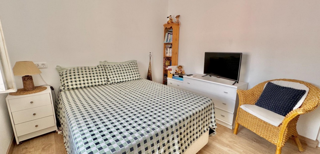 Herverkoop - Villa -
Dolores - Comunidad valenciana