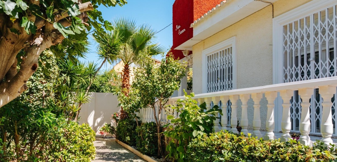 Herverkoop - Villa -
Torrevieja - Los Frutales