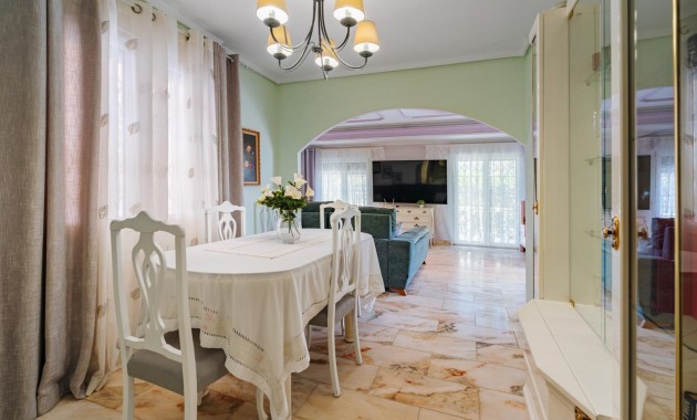 Herverkoop - Villa -
Torrevieja - Los Frutales