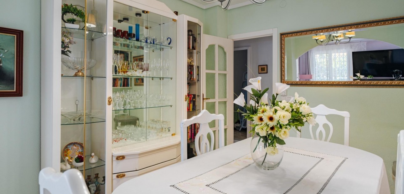 Herverkoop - Villa -
Torrevieja - Los Frutales