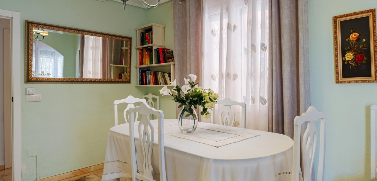 Herverkoop - Villa -
Torrevieja - Los Frutales