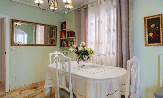 Herverkoop - Villa -
Torrevieja - Los Frutales