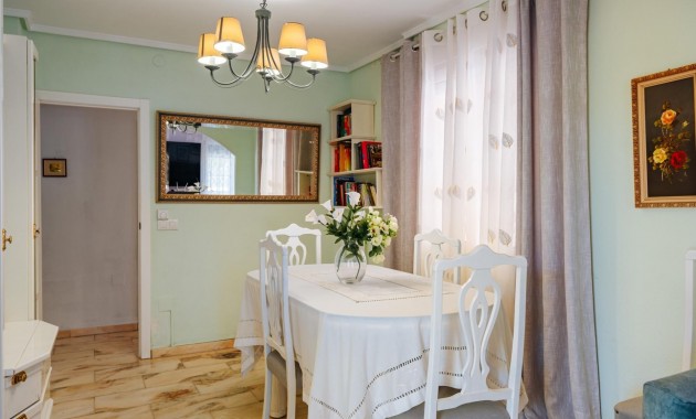 Herverkoop - Villa -
Torrevieja - Los Frutales