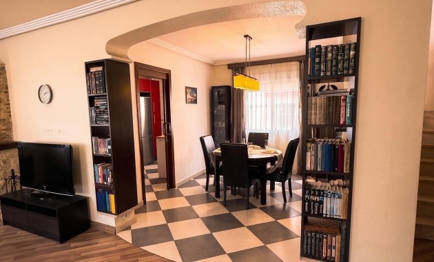 Herverkoop - Villa -
Orihuela - Urbanización Perla del Mar