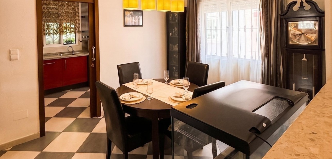 Herverkoop - Villa -
Orihuela - Urbanización Perla del Mar