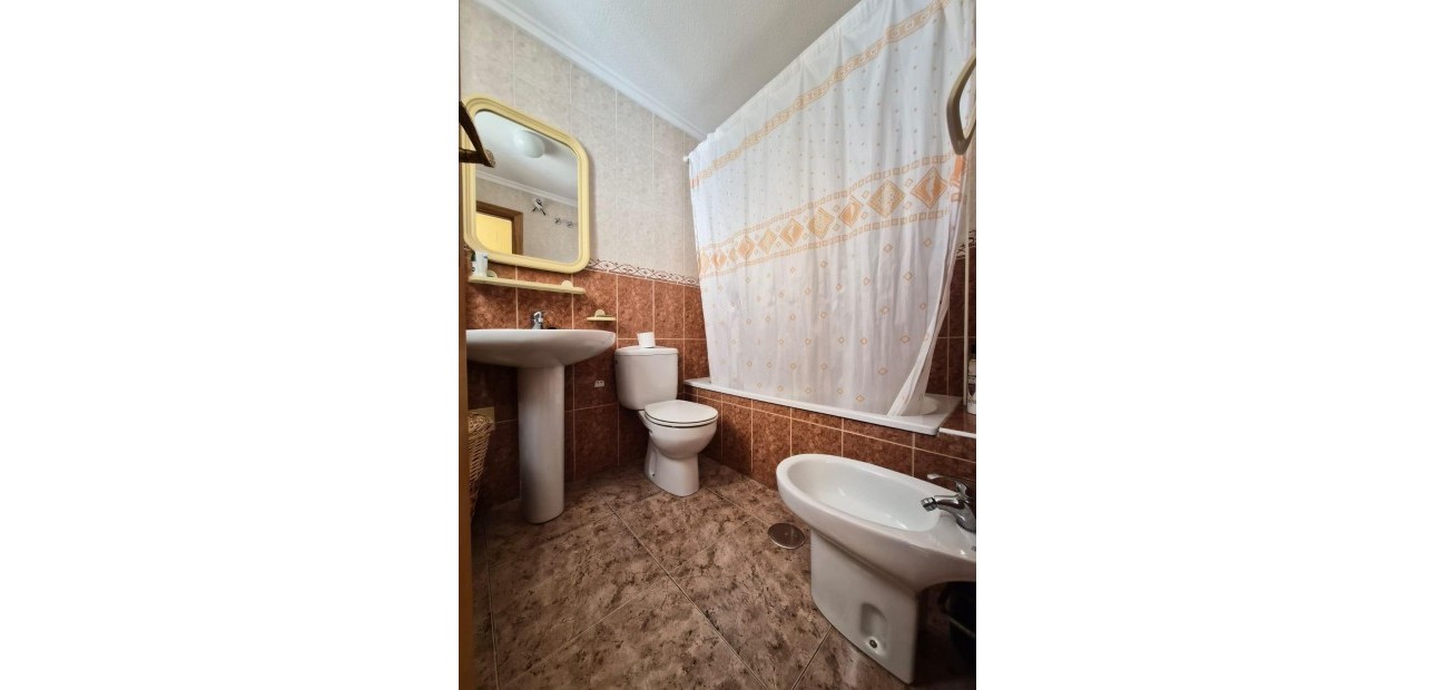 Sale - Apartment / flat -
Torrevieja - torrevieja