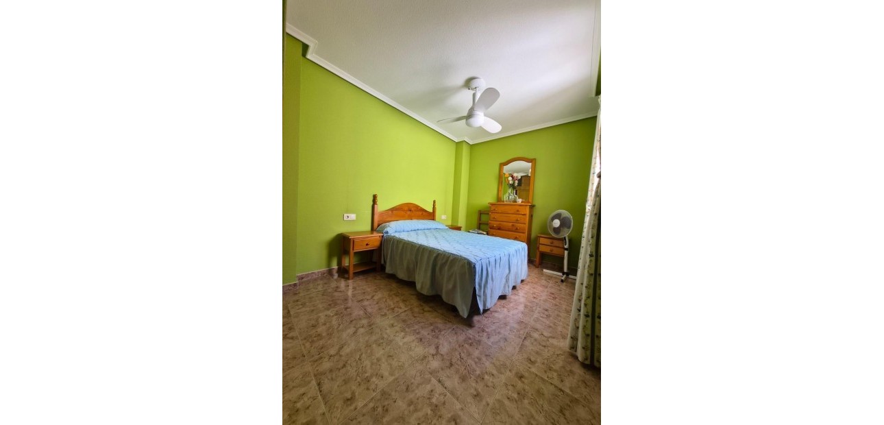Sale - Apartment / flat -
Torrevieja - torrevieja