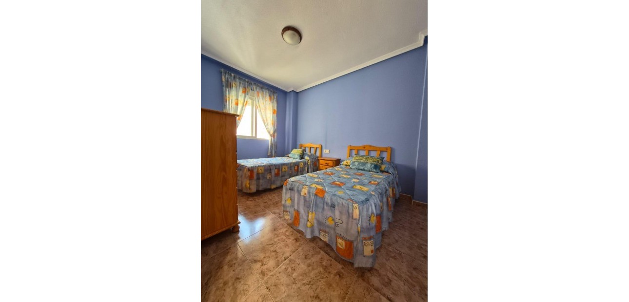 Sale - Apartment / flat -
Torrevieja - torrevieja