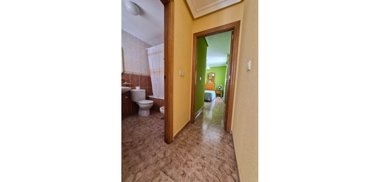 Sale - Apartment / flat -
Torrevieja - torrevieja