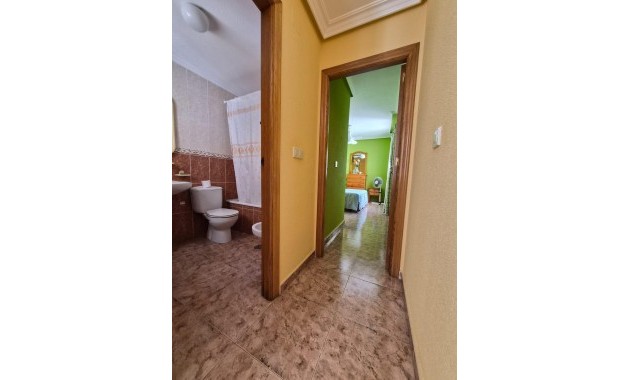 Sale - Apartment / flat -
Torrevieja - torrevieja