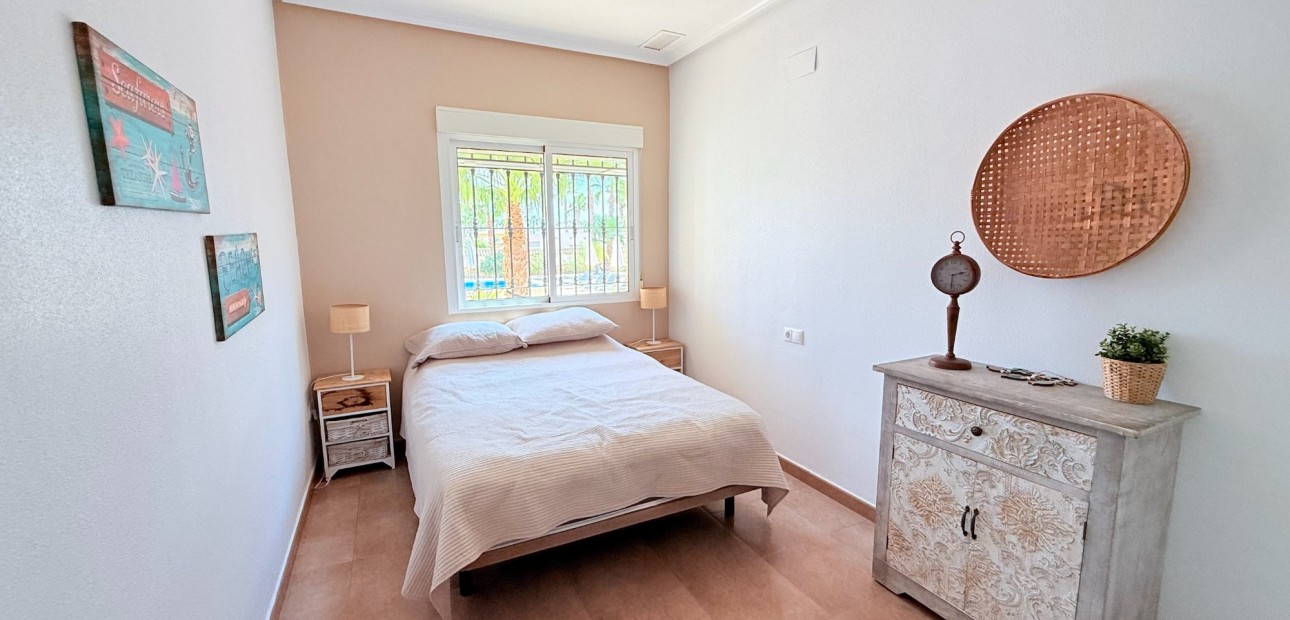 Sale - Villa -
CATRAL - Catral
