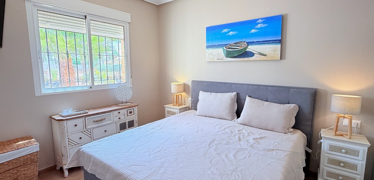 Sale - Villa -
CATRAL - Catral