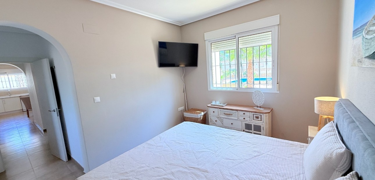 Sale - Villa -
CATRAL - Catral