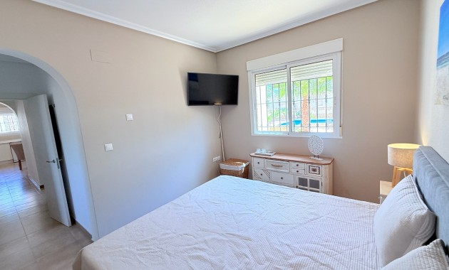 Sale - Villa -
CATRAL - Catral