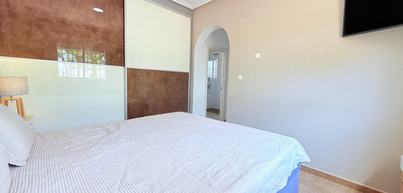Sale - Villa -
CATRAL - Catral