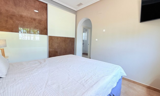 Sale - Villa -
CATRAL - Catral