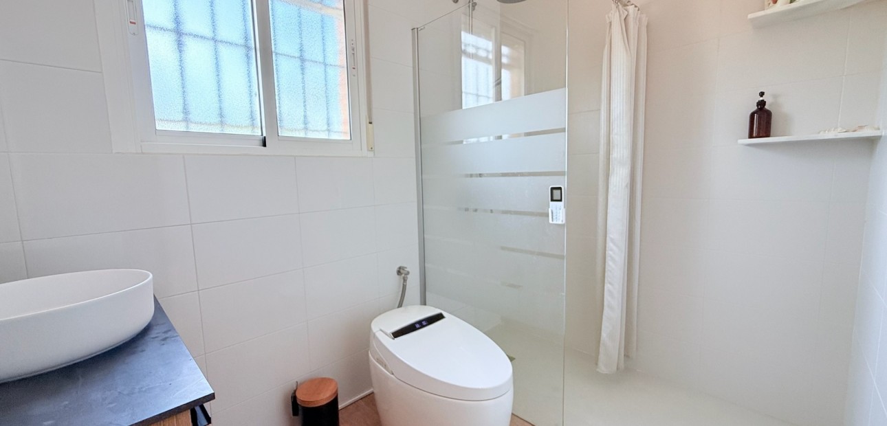 Sale - Villa -
CATRAL - Catral