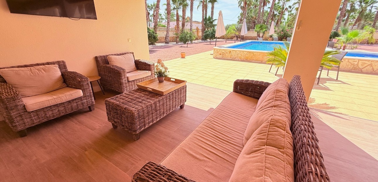 Sale - Villa -
CATRAL - Catral