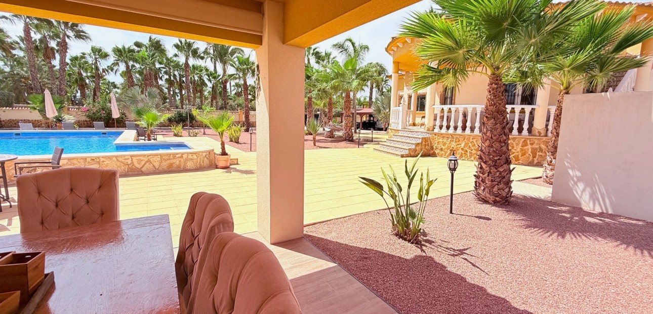 Sale - Villa -
CATRAL - Catral