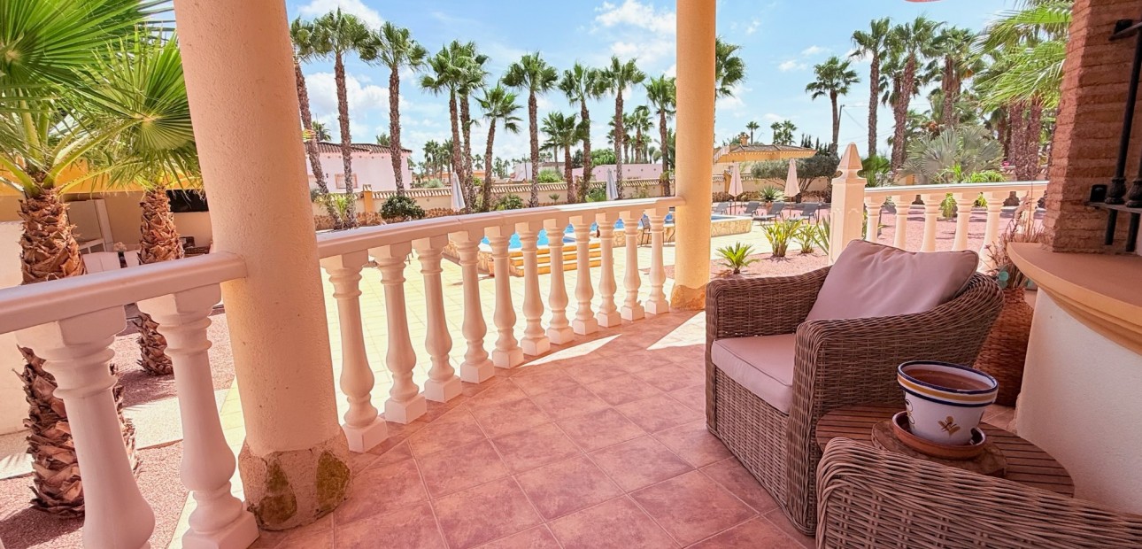 Sale - Villa -
CATRAL - Catral