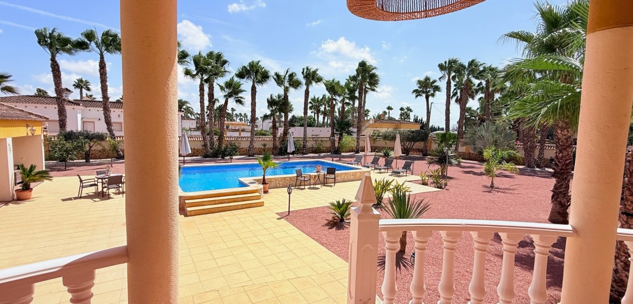 Sale - Villa -
CATRAL - Catral