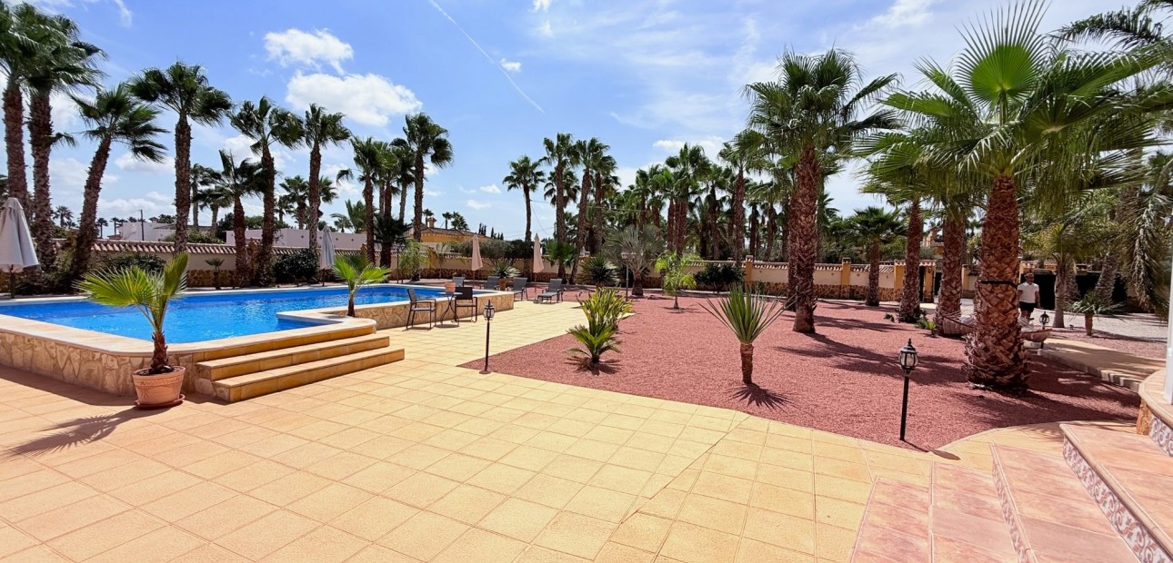 Sale - Villa -
CATRAL - Catral