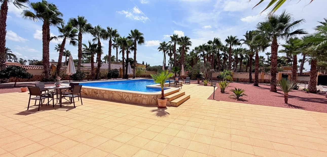 Sale - Villa -
CATRAL - Catral