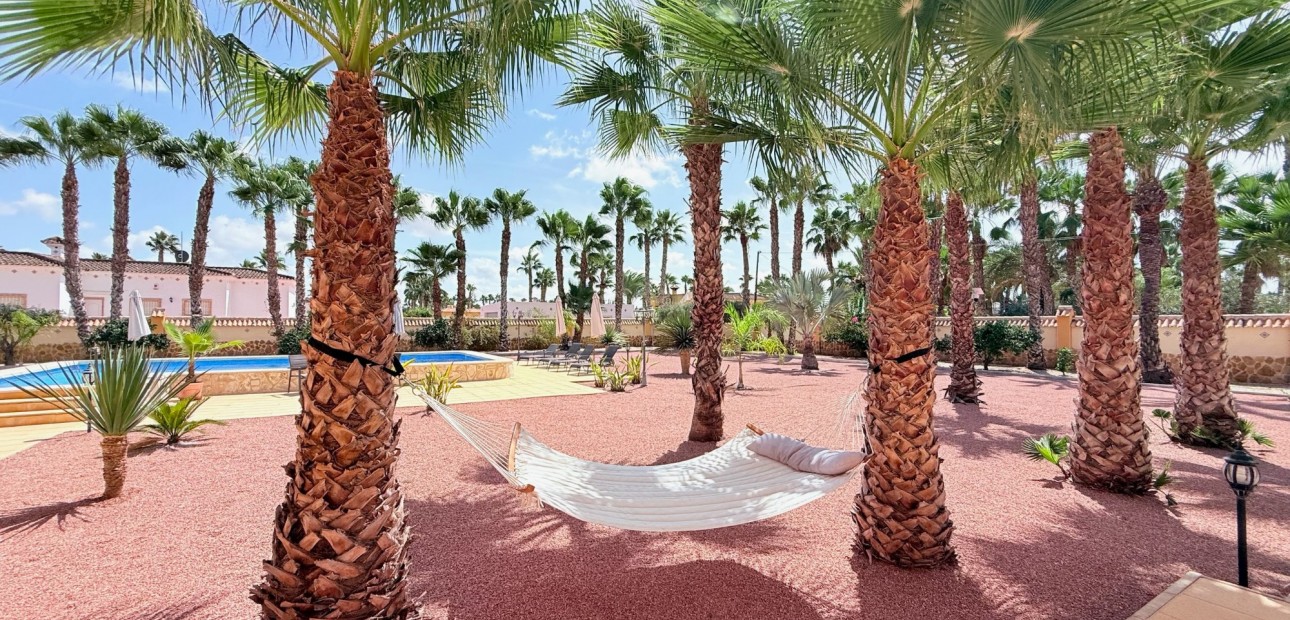 Sale - Villa -
CATRAL - Catral