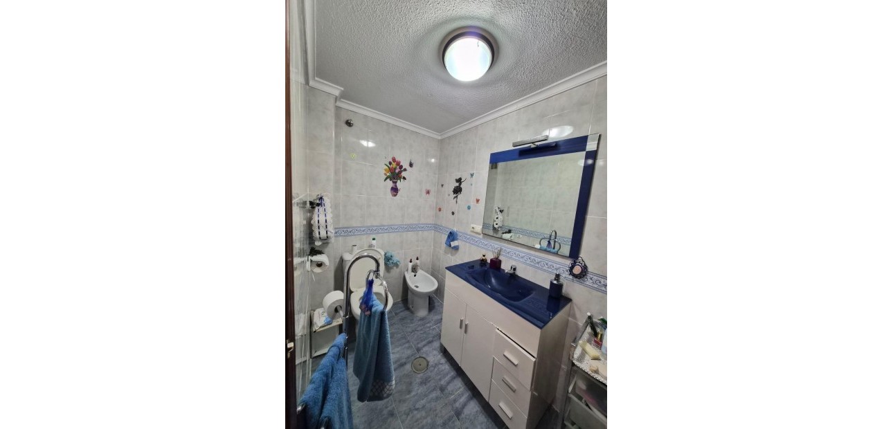 Sale - Apartment / flat -
Torrevieja - Estacion de autobuses