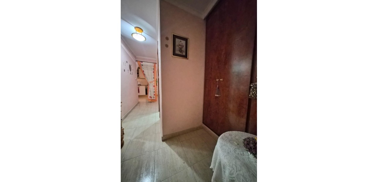 Sale - Apartment / flat -
Torrevieja - Estacion de autobuses