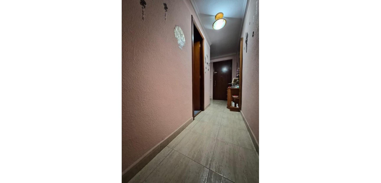 Sale - Apartment / flat -
Torrevieja - Estacion de autobuses