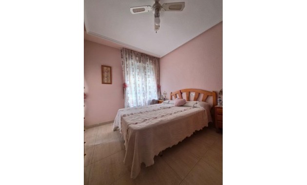 Sale - Apartment / flat -
Torrevieja - Estacion de autobuses