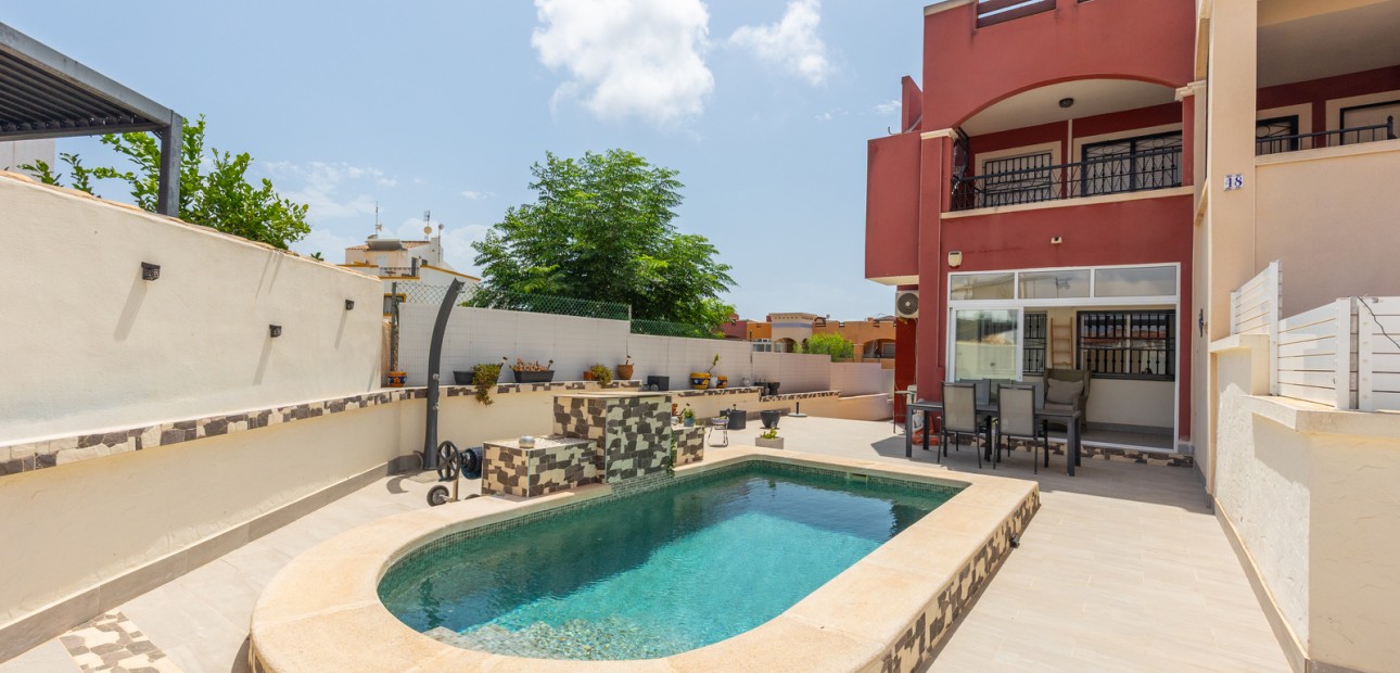 Sale - Apartment / flat -
Orihuela Costa - Los Altos