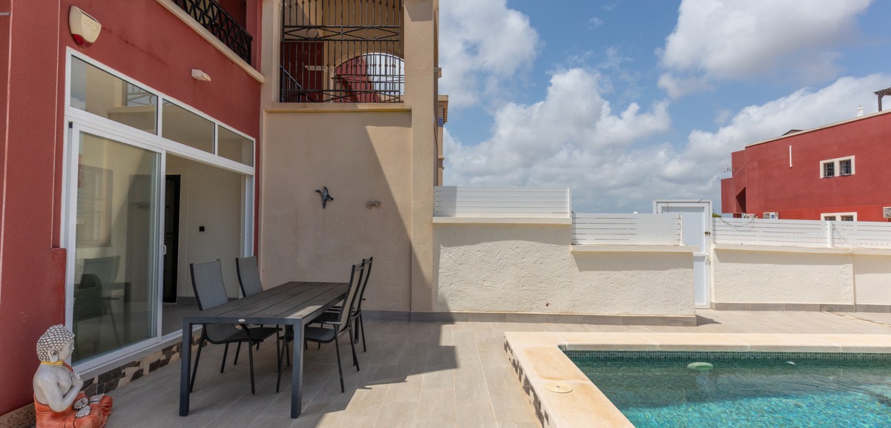 Sale - Apartment / flat -
Orihuela Costa - Los Altos