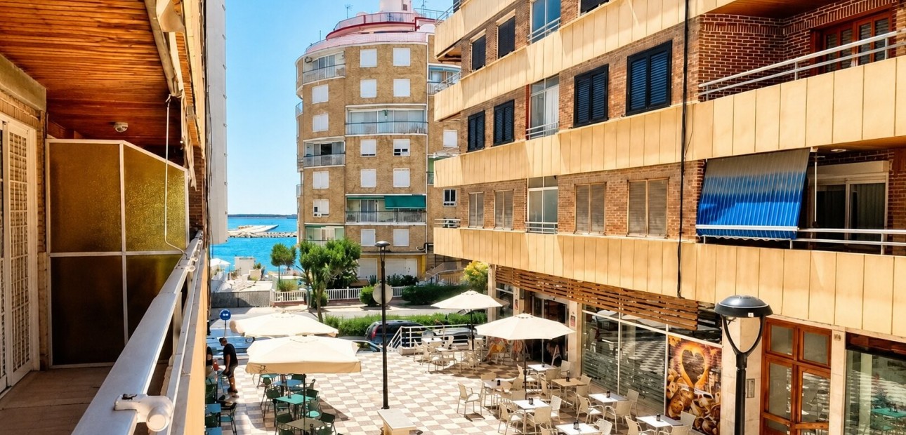 Sale - Apartment / flat -
Torrevieja - Playa Acequion