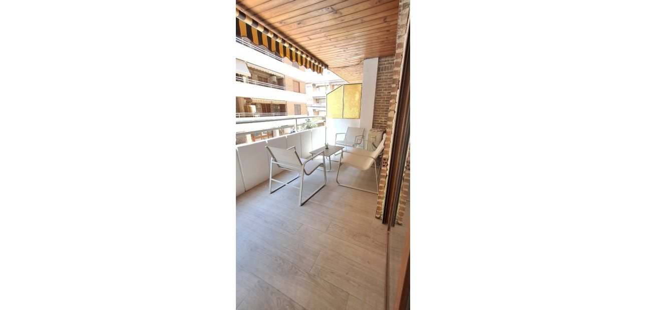 Sale - Apartment / flat -
Torrevieja - Playa Acequion