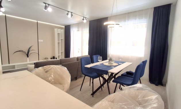 Sale - Apartment / flat -
Torrevieja - Playa Acequion