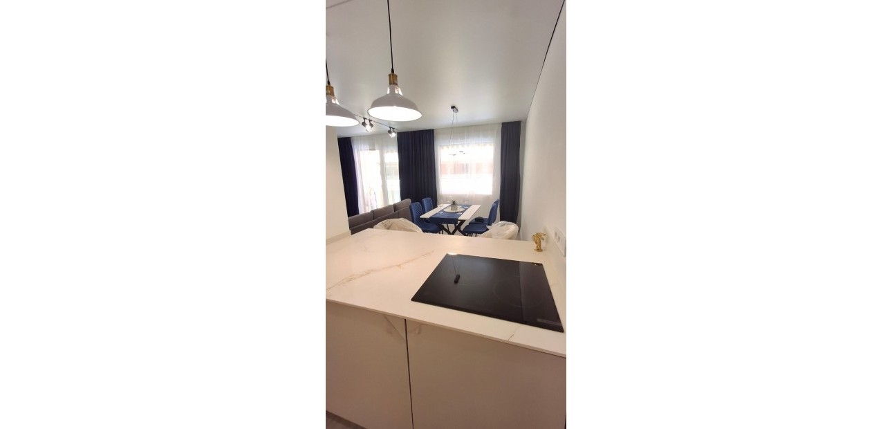 Sale - Apartment / flat -
Torrevieja - Playa Acequion