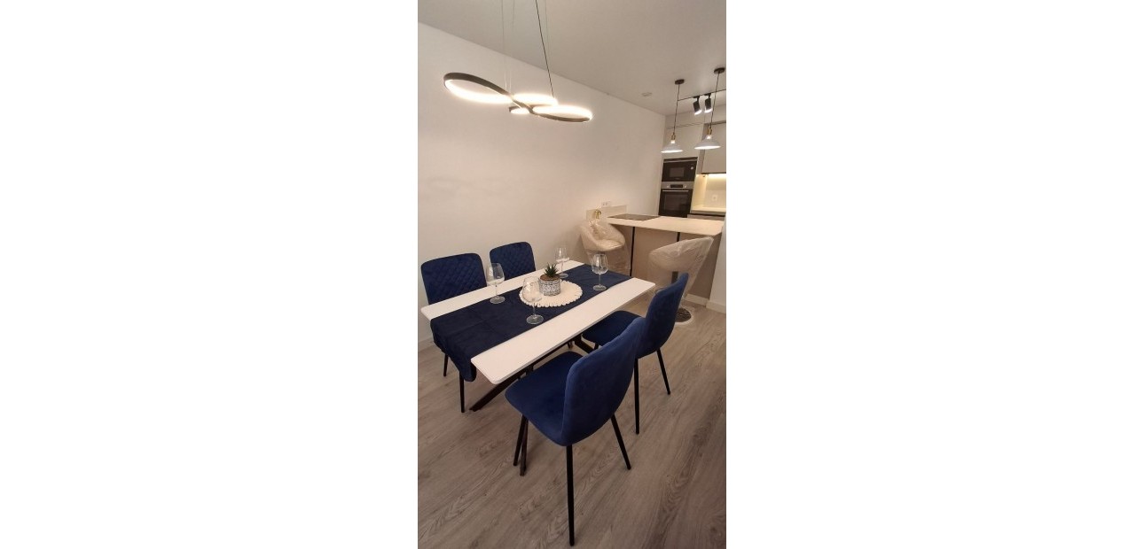 Sale - Apartment / flat -
Torrevieja - Playa Acequion