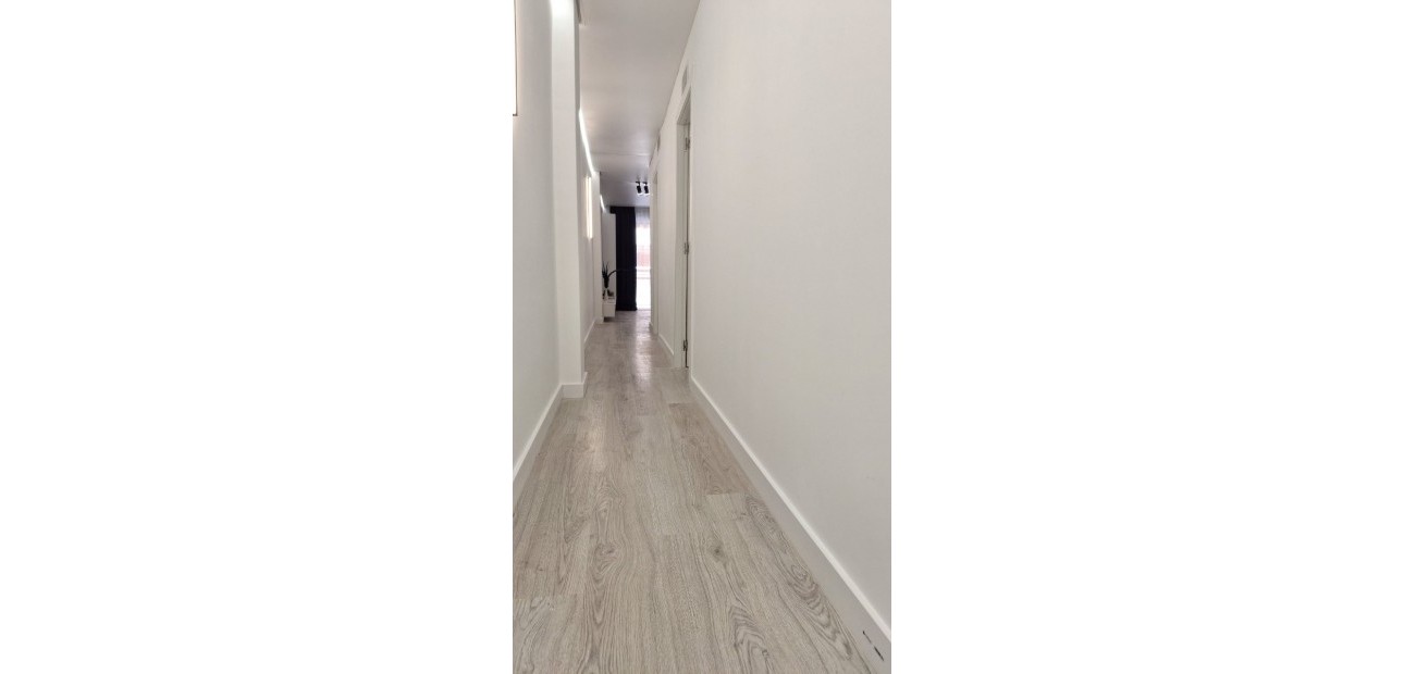 Sale - Apartment / flat -
Torrevieja - Playa Acequion