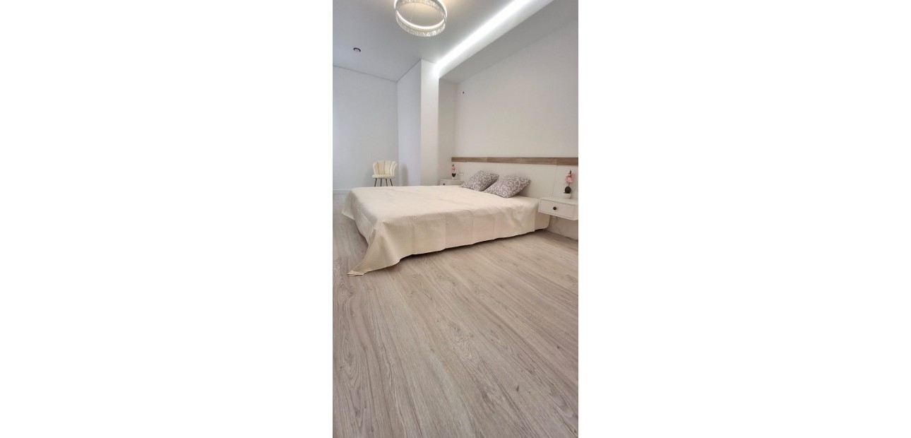 Sale - Apartment / flat -
Torrevieja - Playa Acequion