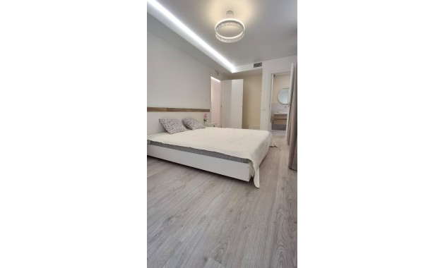 Sale - Apartment / flat -
Torrevieja - Playa Acequion