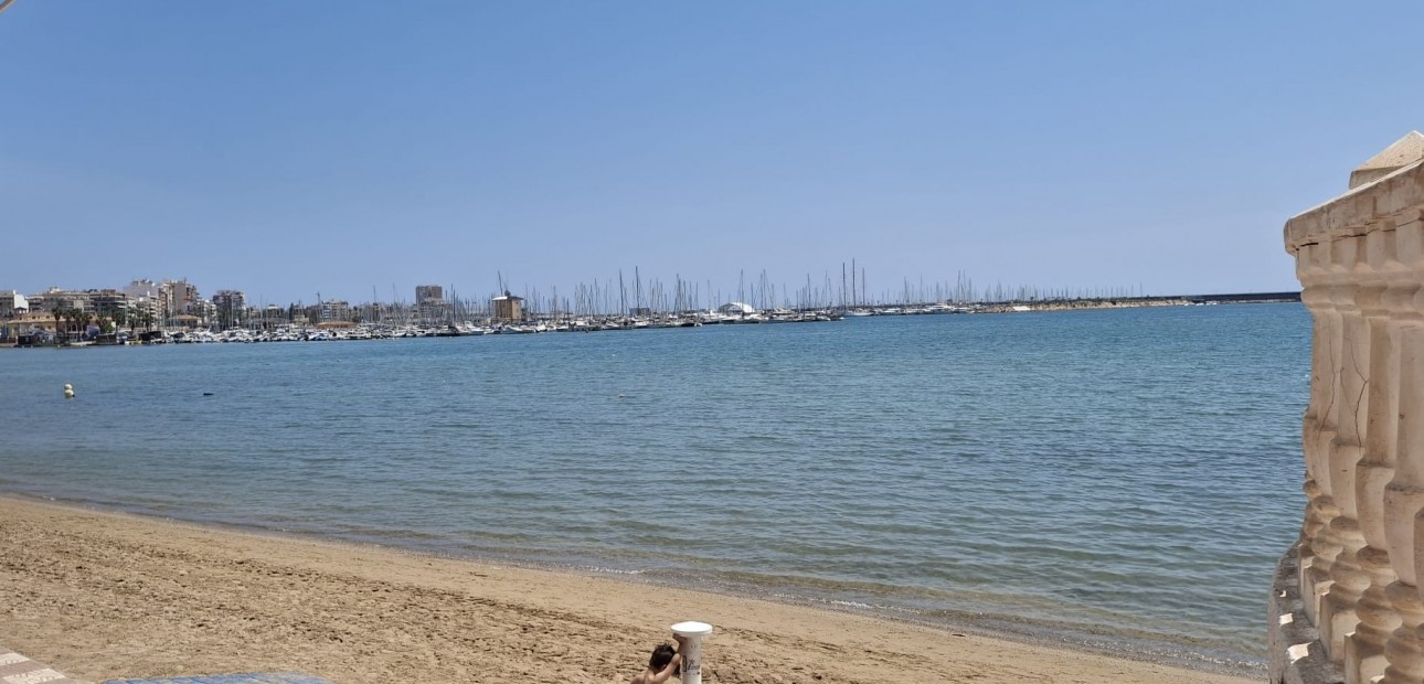 Sale - Apartment / flat -
Torrevieja - Playa Acequion